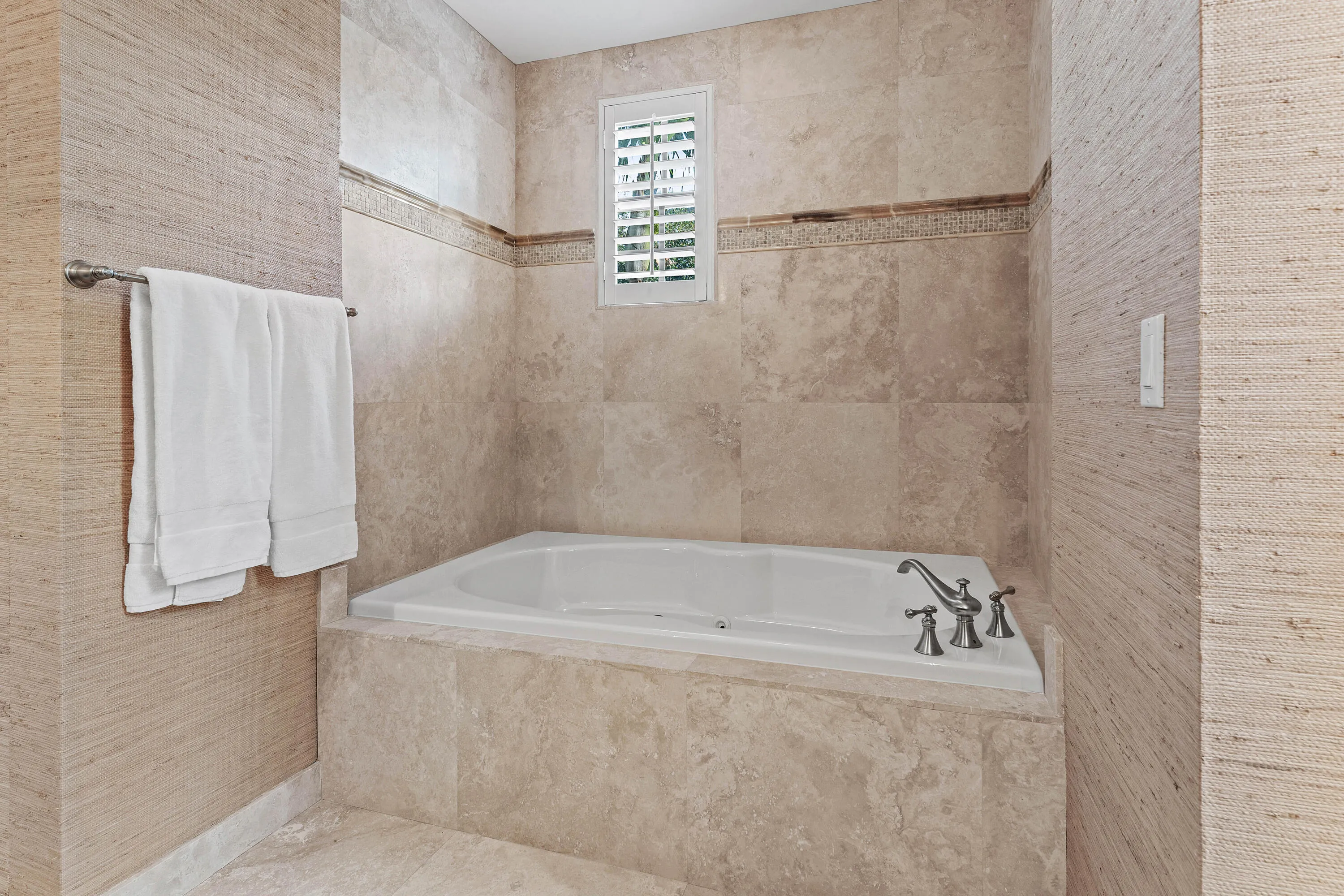 019-110GleasonStreet-203-DelrayBeach-FL-