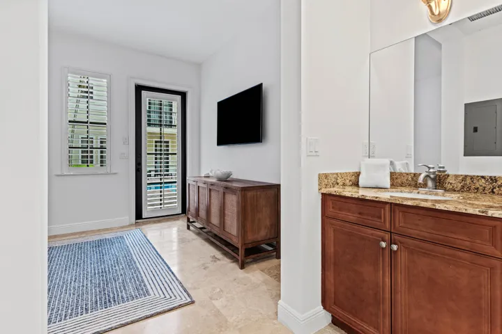 013-110GleasonStreet-203-DelrayBeach-FL-