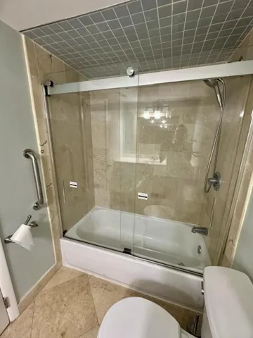 Masterbath shower/bath