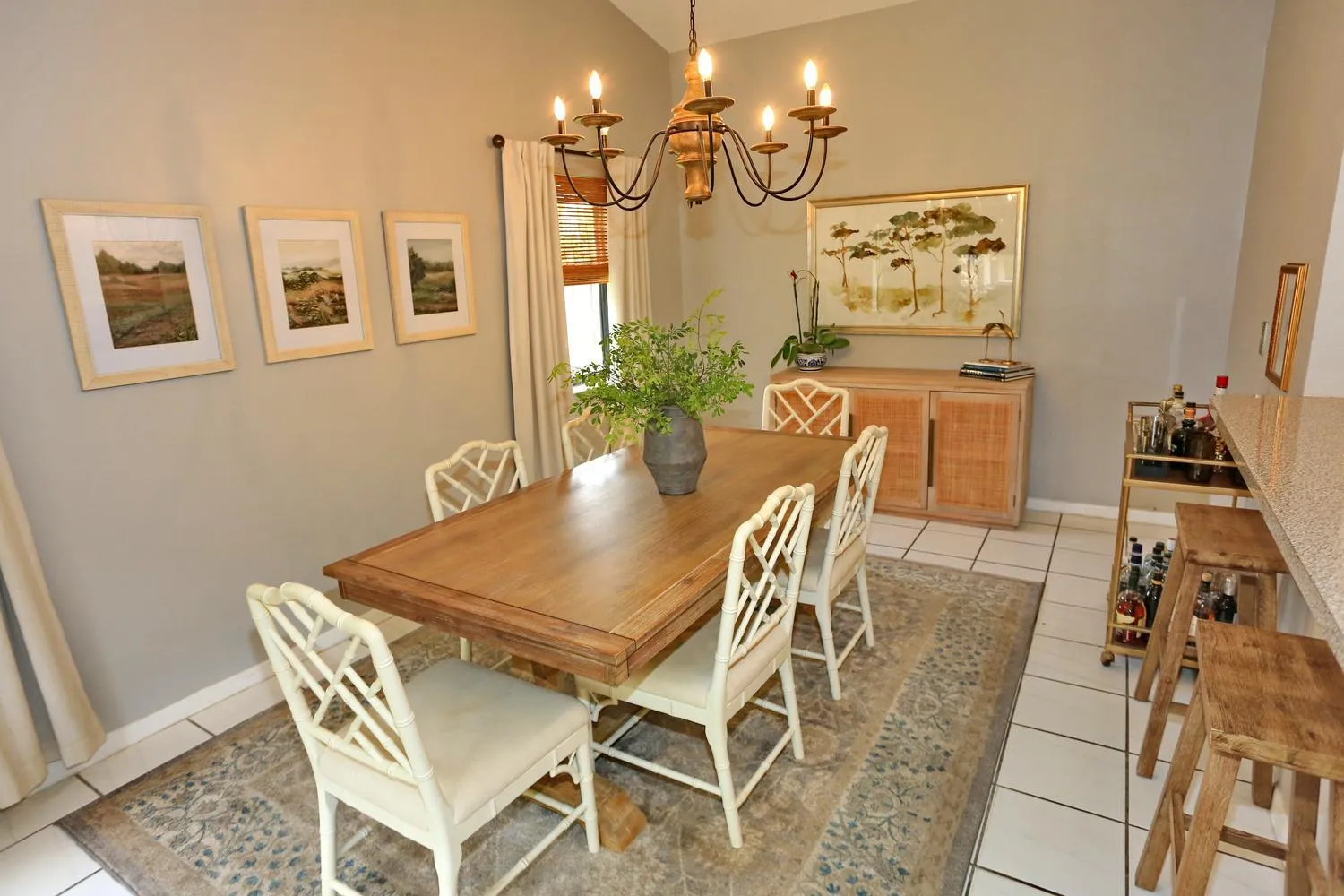 019-035-Dining Room-1500x1000