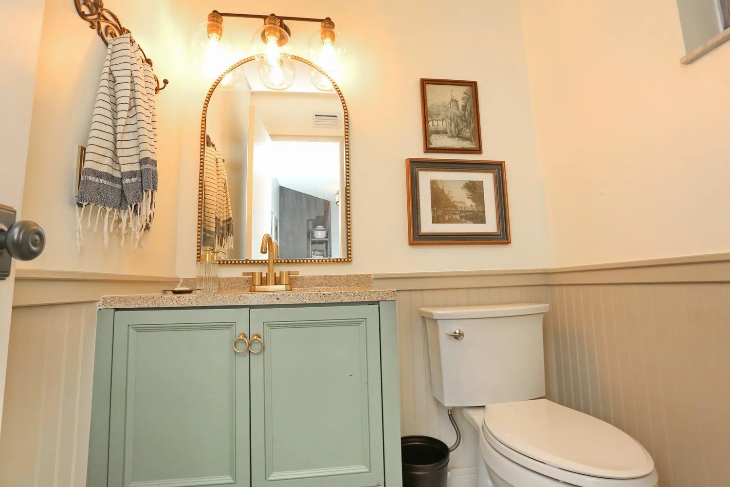 021-047-Powder Room-1500x1000