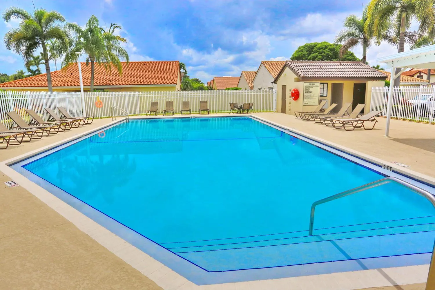 043-010-Community Pool-1500x1000