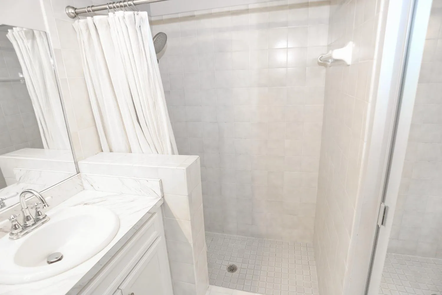 027-022-Master Shower-1500x1000