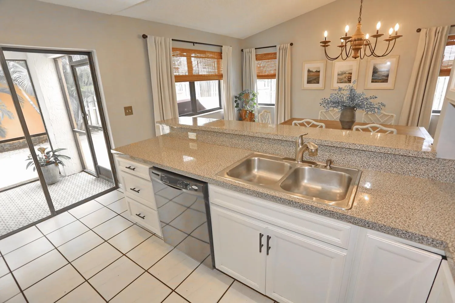 017-001-Kitchen-1500x1000