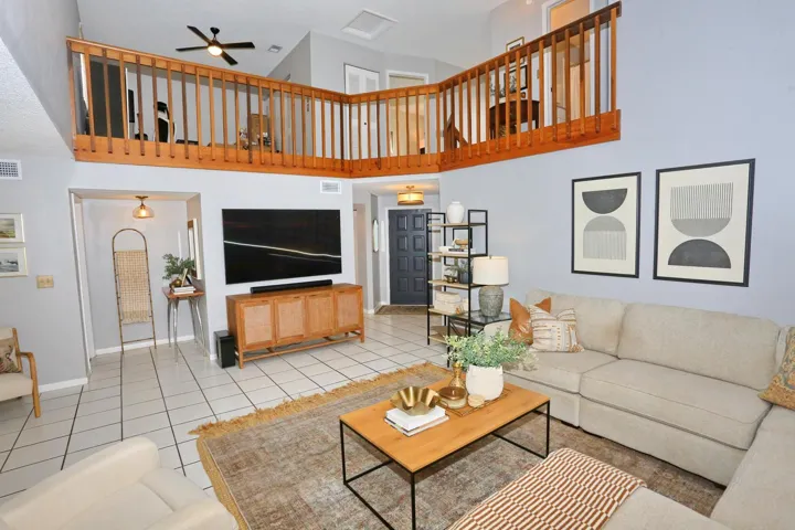 009-026-Living Room-1500x1000