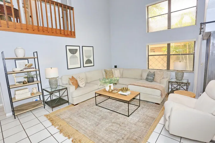 011-009-Living Room-1500x1000