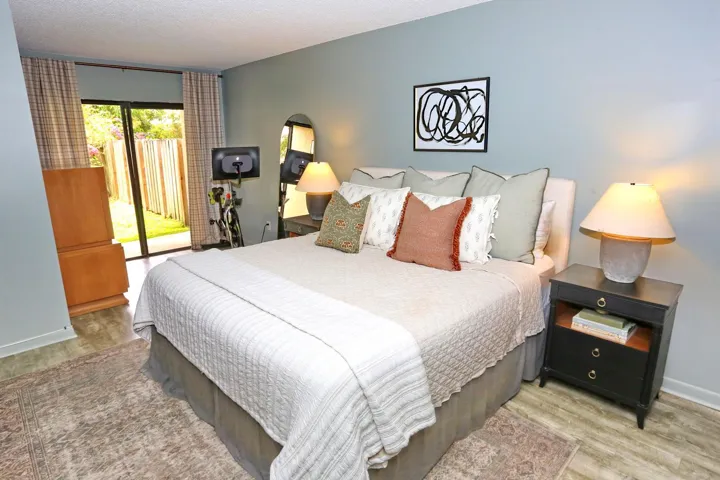 022-038-Master Bedroom-1500x1000