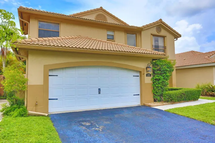 003-043-Exterior Front-1500x1000