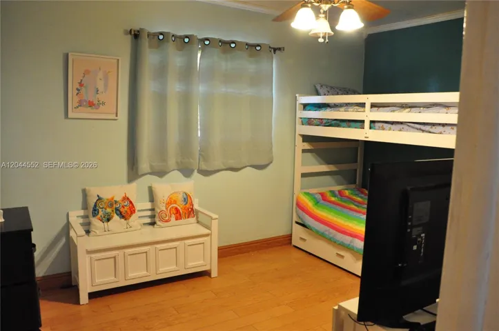 2nd bedroom