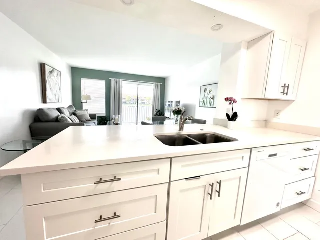 Kitchen / Living