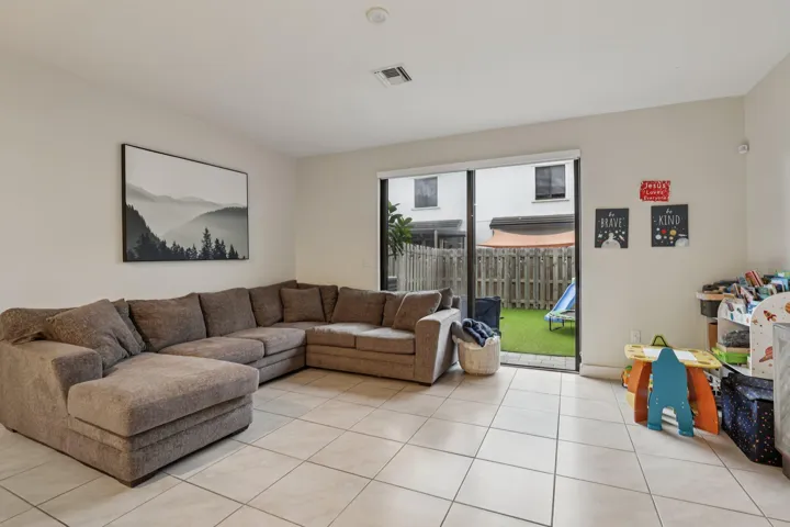 5-web-or-mls-SW 110th Ct-S0710-005