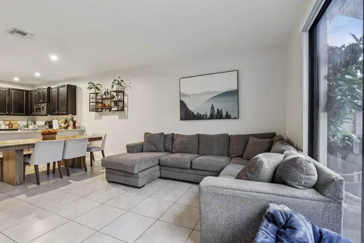 8-web-or-mls-SW 110th Ct-S0710-008