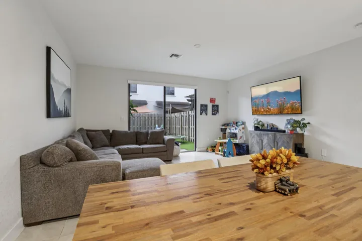 7-web-or-mls-SW 110th Ct-S0710-007
