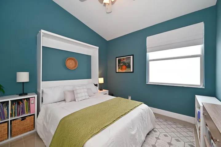 Bedroom 4 w/ Murphy bed