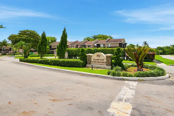 The Hamptons Beautiful Entrance
