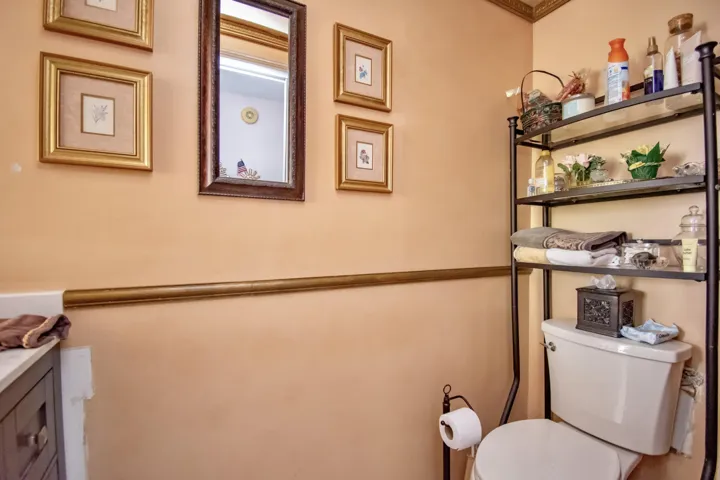 1/2 Bath