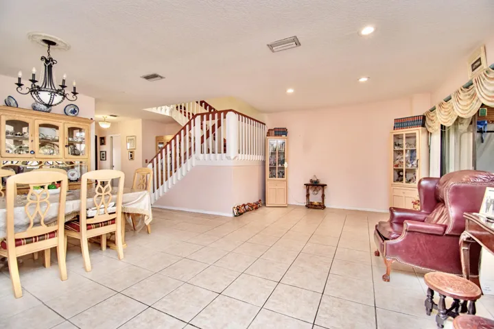 Livingroom/Diningroom
