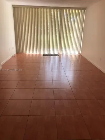 Lviing/Dining Empty