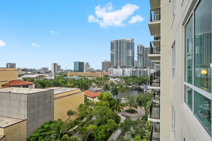 Elevated view toward downtown Fort Lauderdale, the New River, and the surrounding Las Olas area.