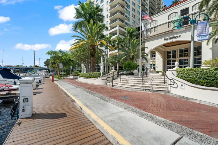 The Symphony’s on-site residential marina with boat slips, waterfront access, and direct connection to the New River.
