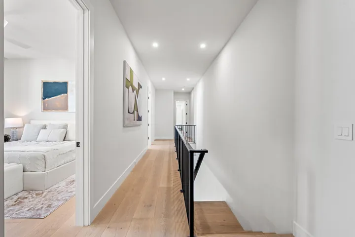 STAIRS_LANDING_STRAIGHT