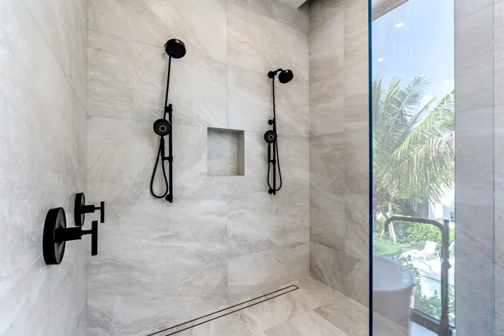 PRIMARY_BATHROOM_SHOWER