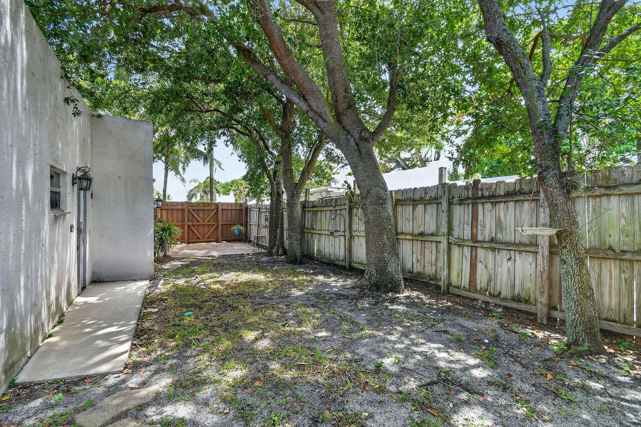 1005SelkirkSt(34)