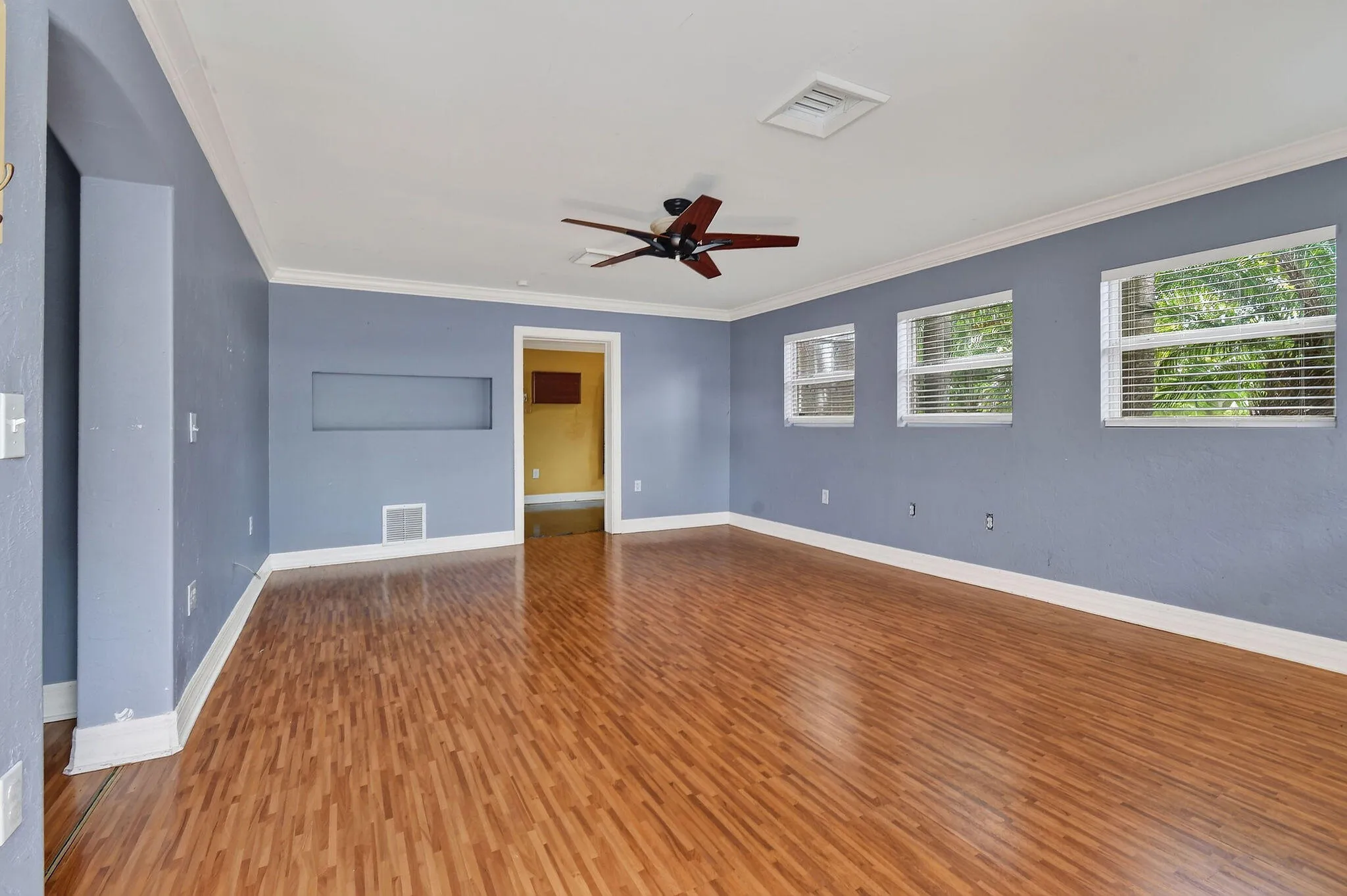 1005SelkirkSt(7)
