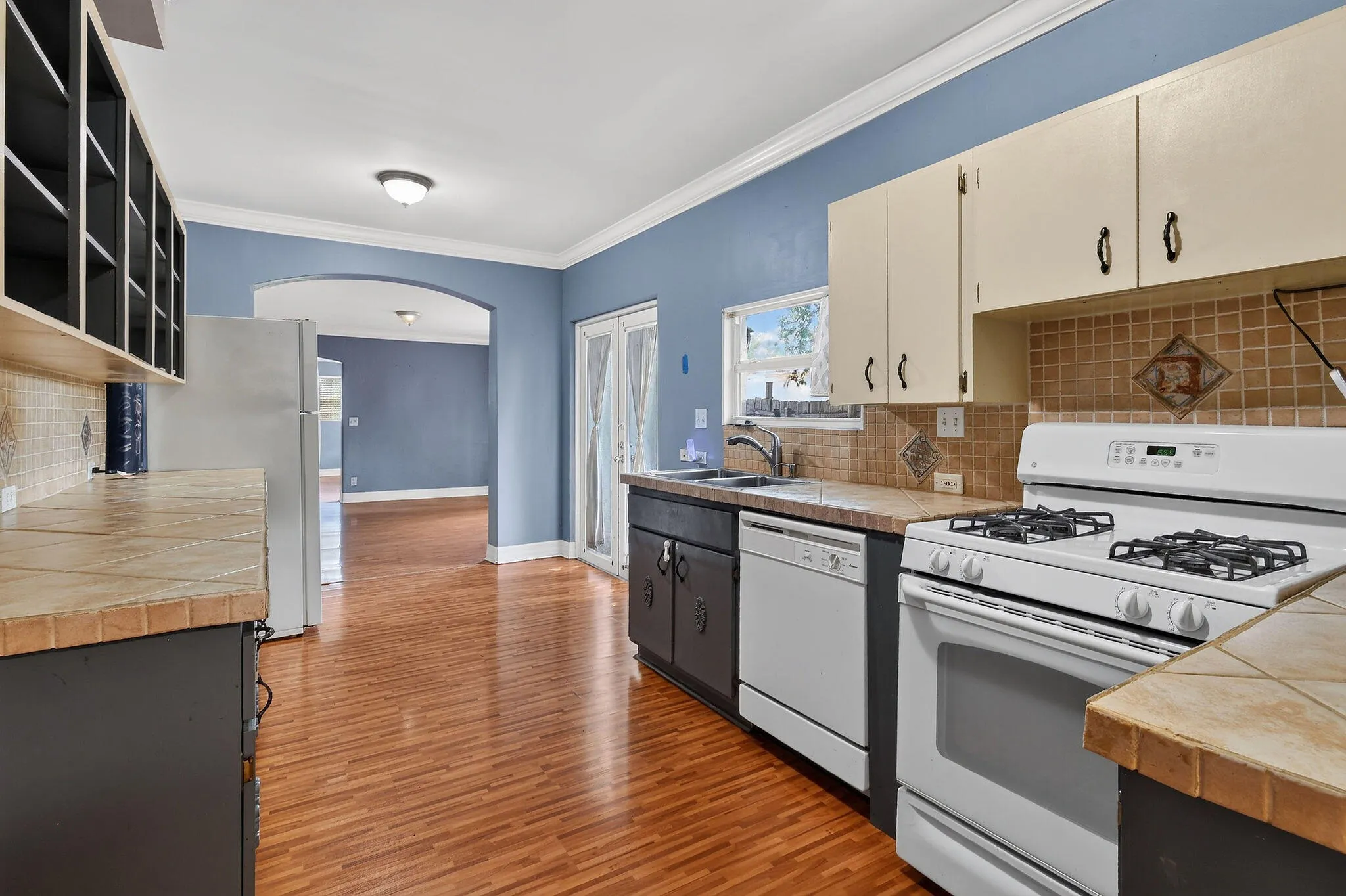 1005SelkirkSt(18)