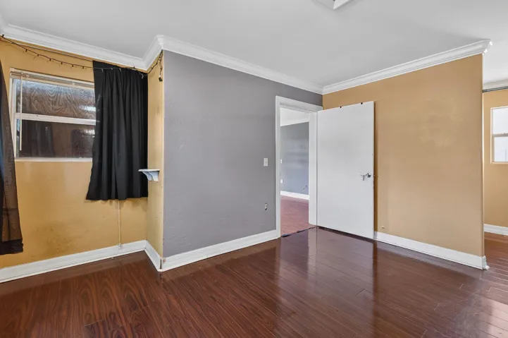 1005SelkirkSt(11)