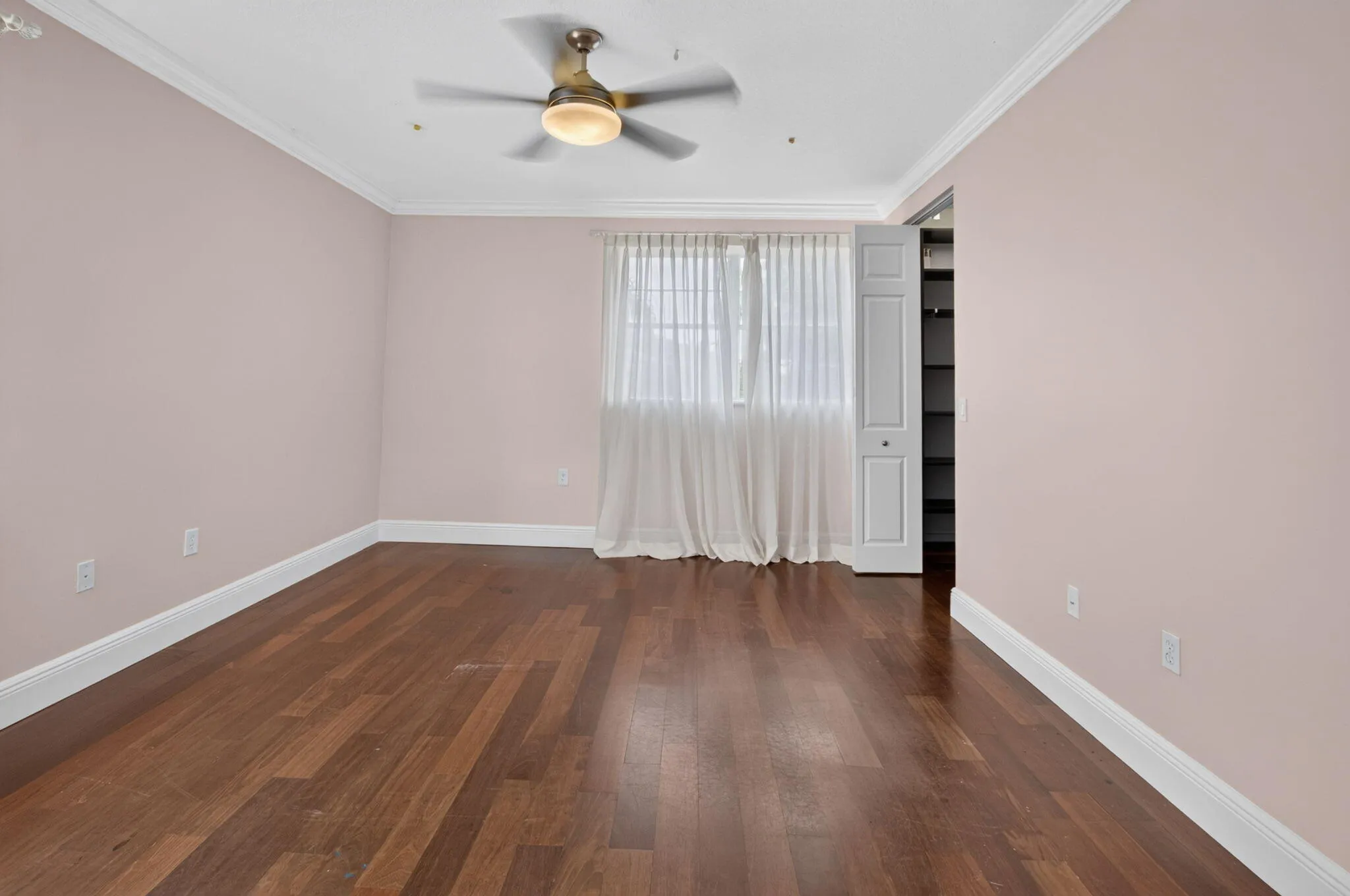 (5) Bedroom