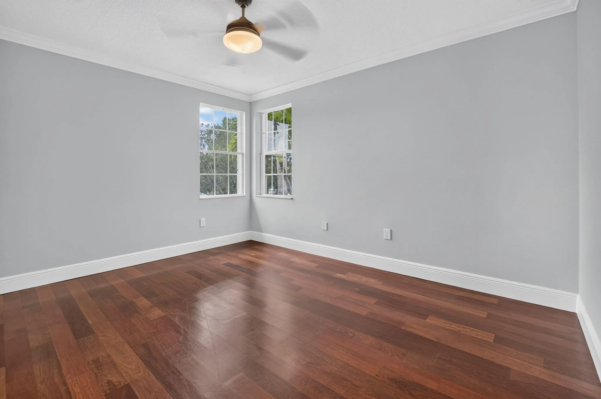 (6) Bedroom