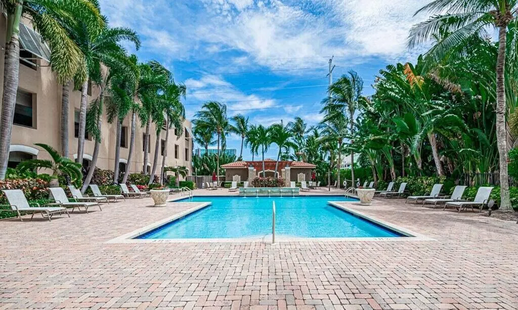 1112 Pool 3