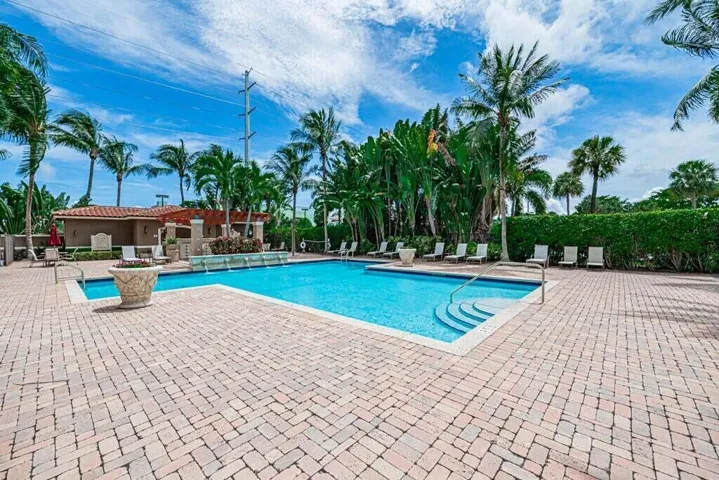 1112 Pool 4