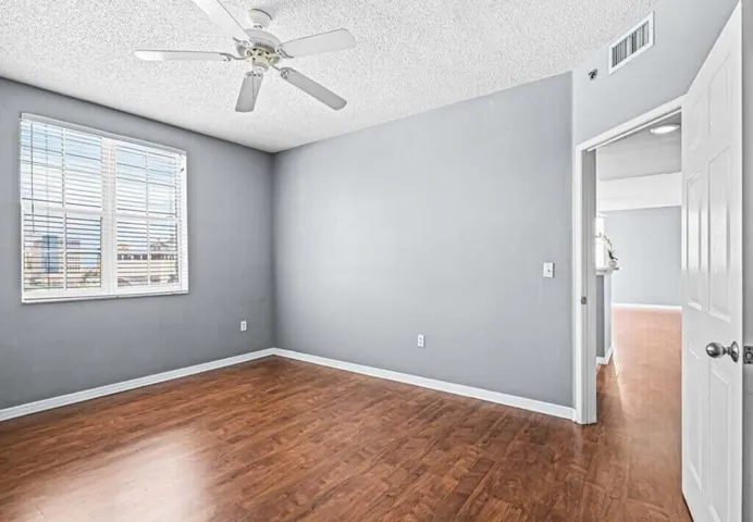 1112 Master Suite #2 empty