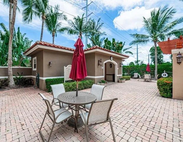 1112 Pool Picnic Area