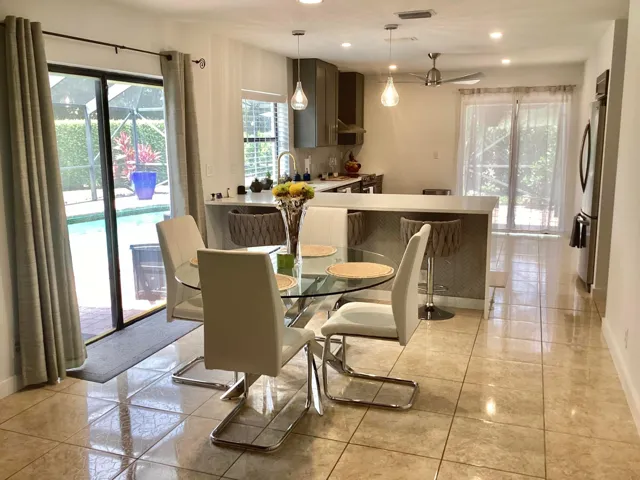 Kitchen/Dining Area
