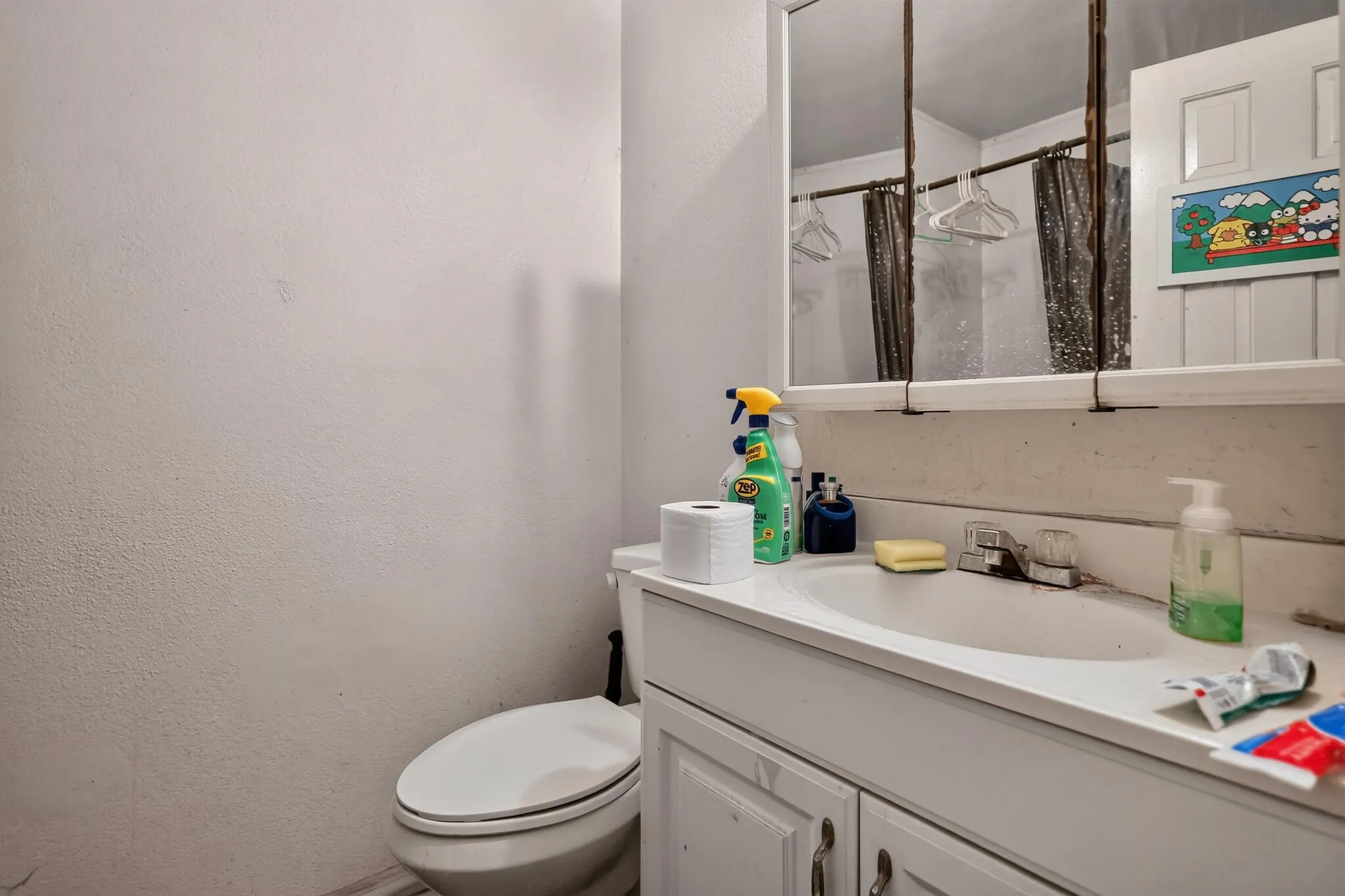 27_16393_Mayfair_Dr_E-Bathroom-9657