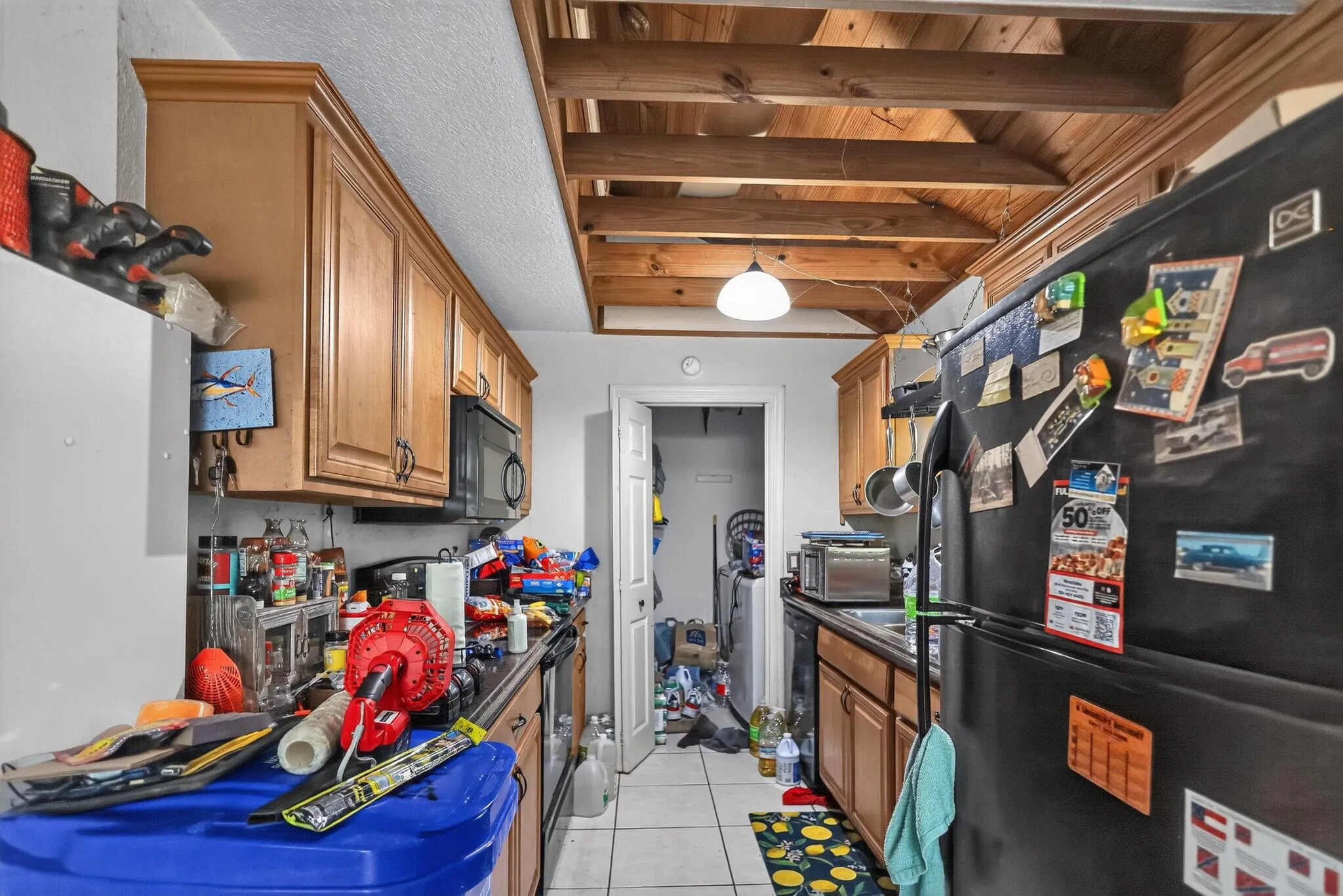 16_16393_Mayfair_Dr_E-Kitchen-9643