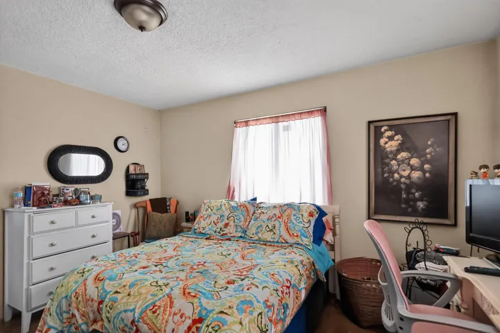 21_16393_Mayfair_Dr_E-Bedroom-9648