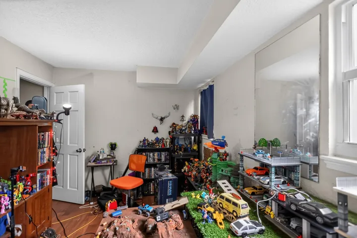 24_16393_Mayfair_Dr_E-Bedroom-9650