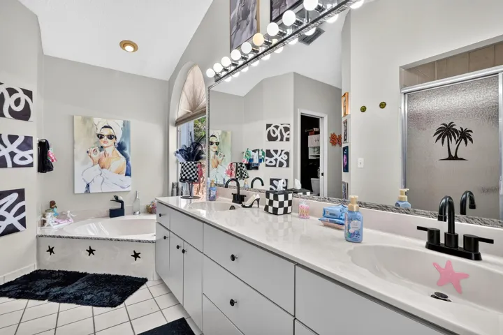 soaking tub