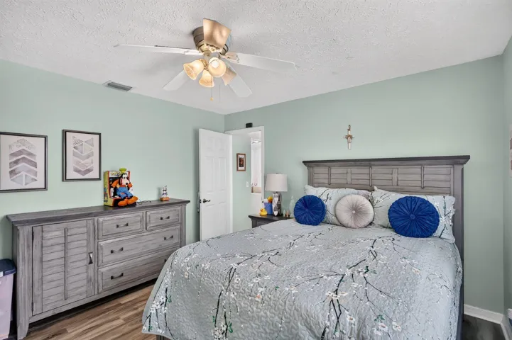 1st guest bedroom