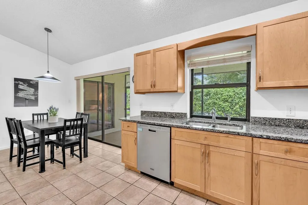 Kitchen & Dining Room