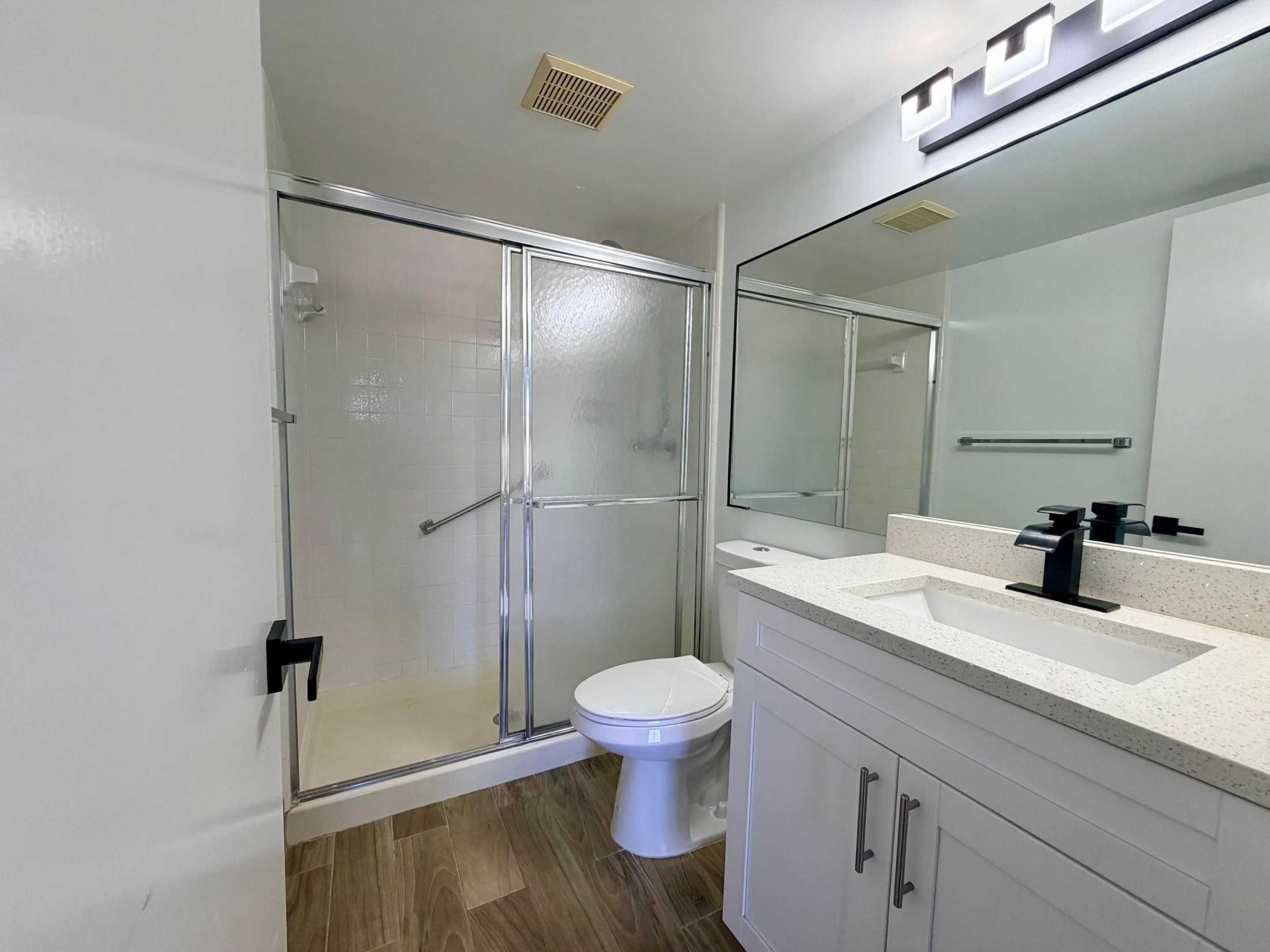 MASTER BATH 2