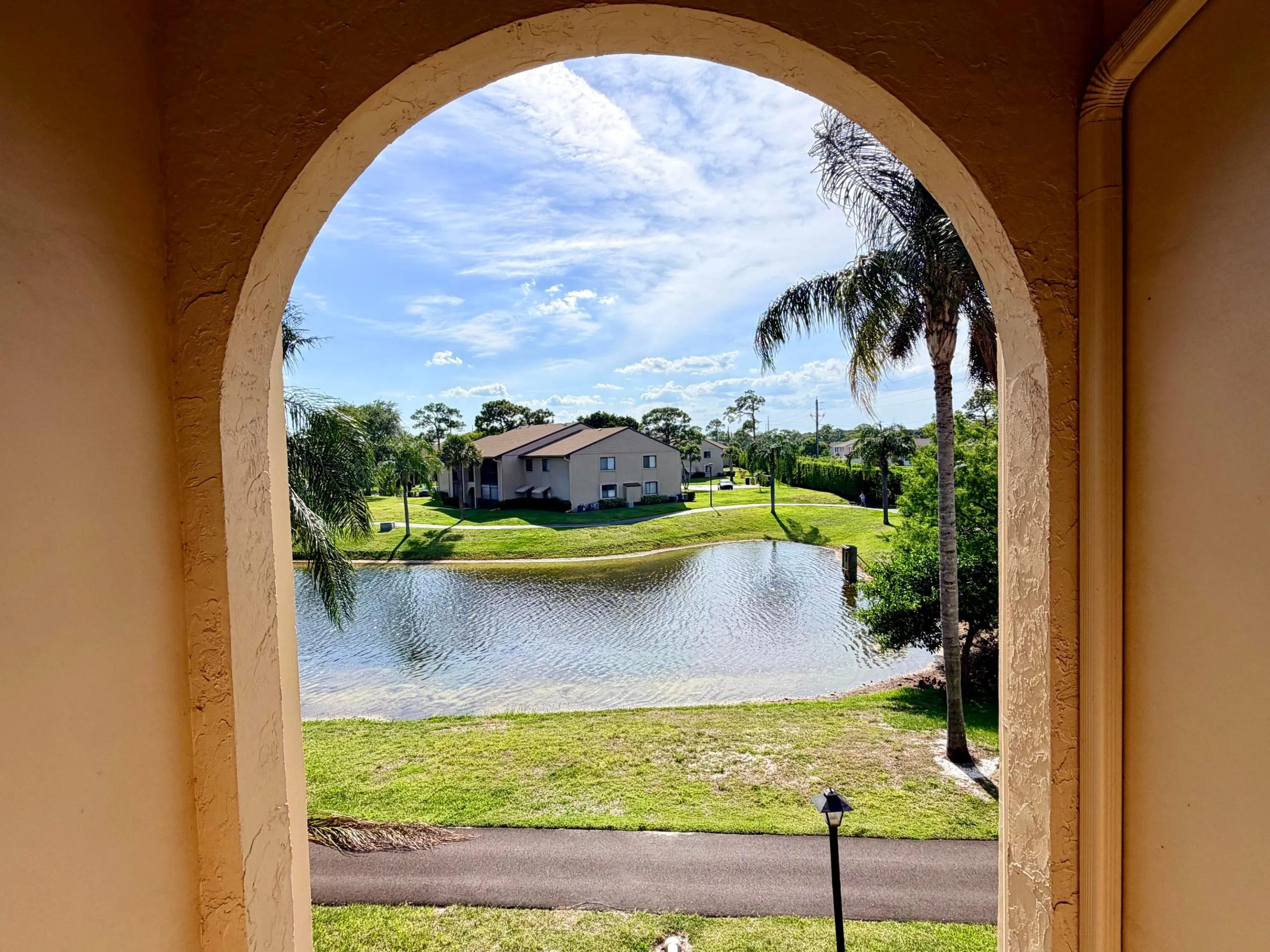 LAKE VIEW]