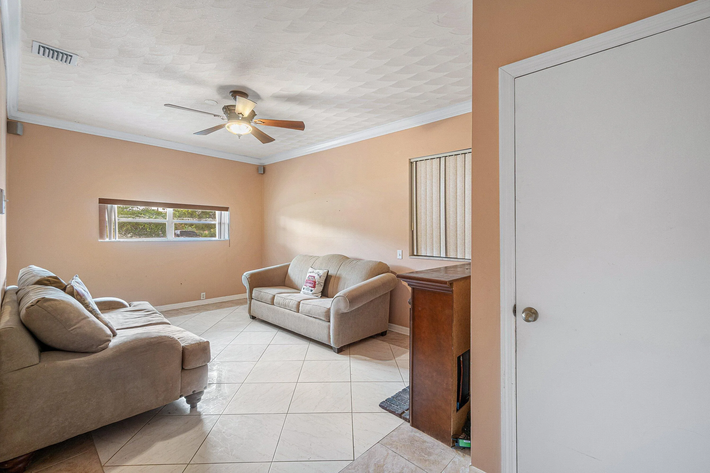 Bonus Room / Den