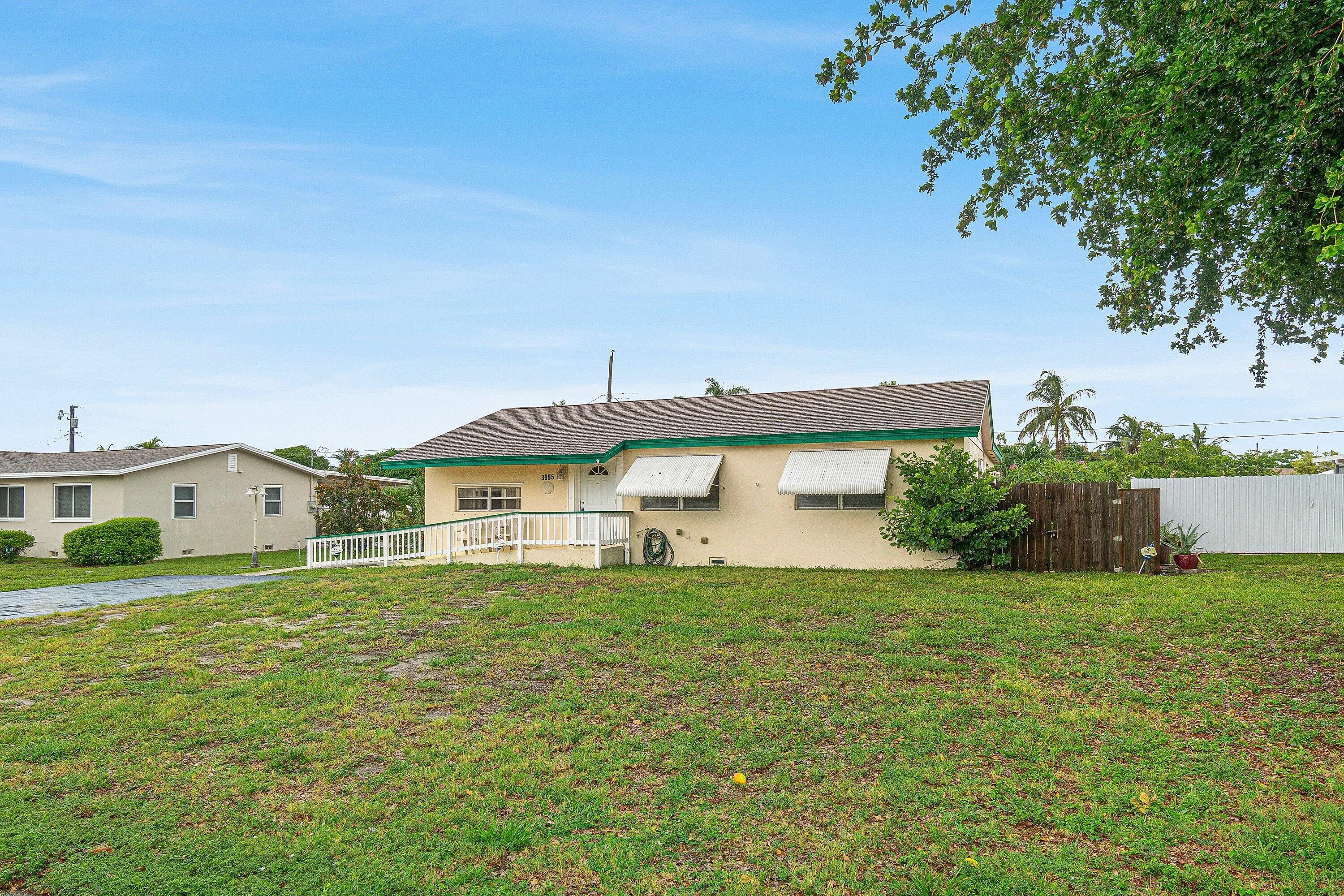 3195 Emerson
