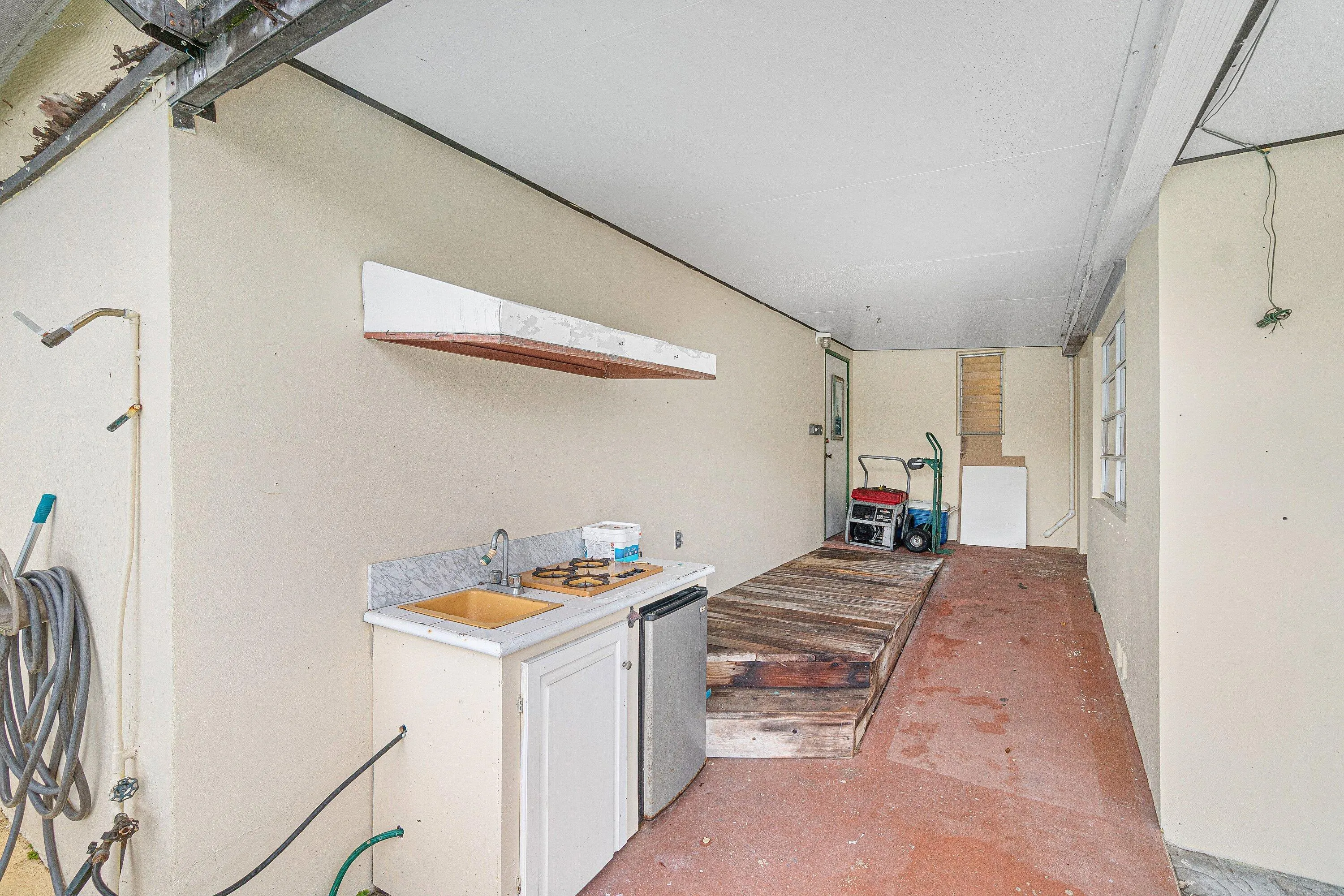 Hall to Pool Area