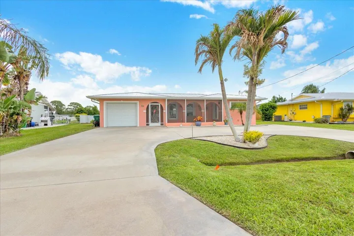 Large Semi Circle Driveway